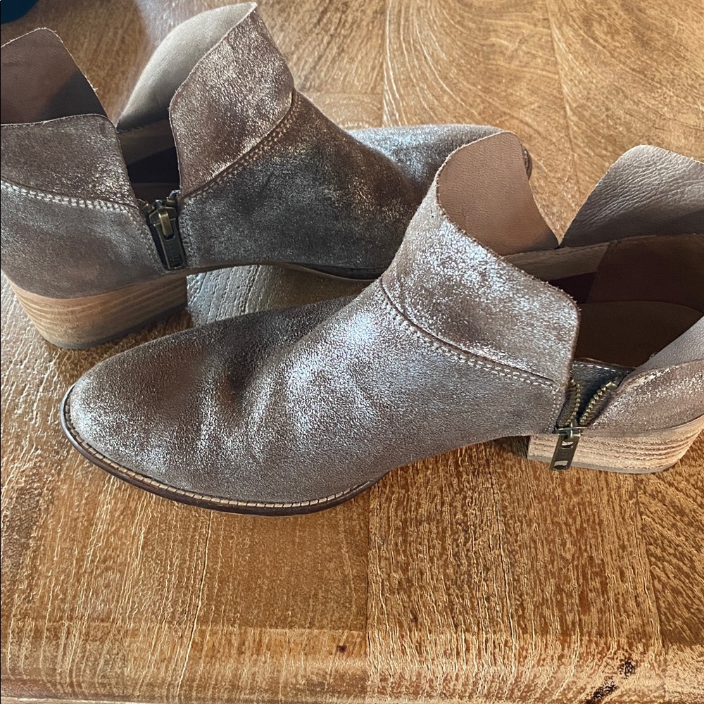 Anthropologie Seychelles Snare Metallic Pewter Ankle Booties